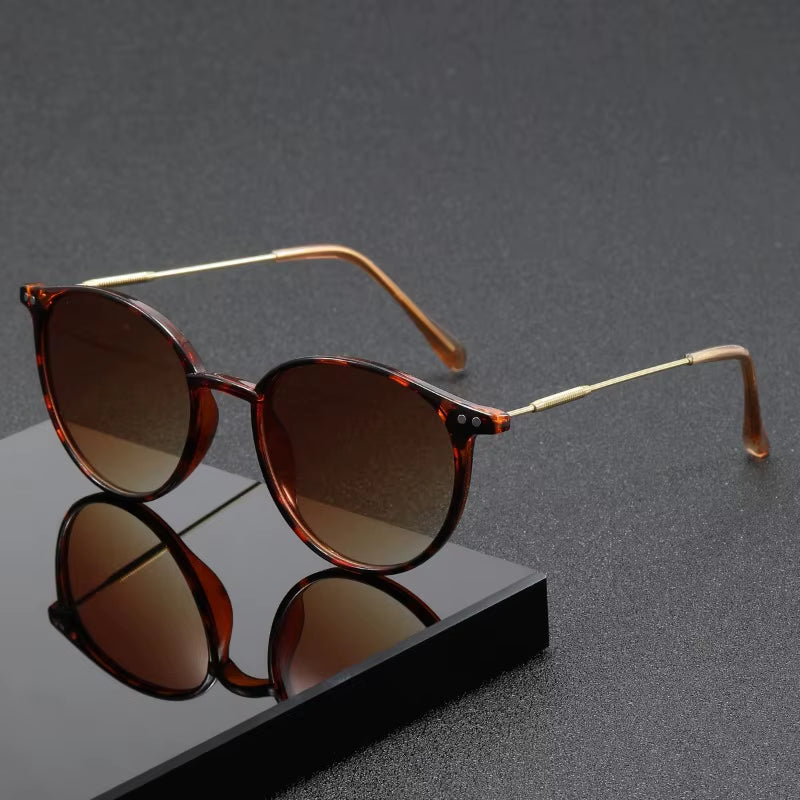 2-Piece Set of Vintage Cat Eye Sunglasses for Women and Men - Stylish Narrow Eyewear